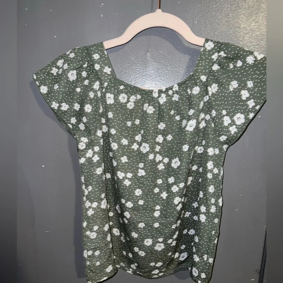 BEAUTEES sz 10/12 green button up short with white floral pattern. - Picture 3 of 3